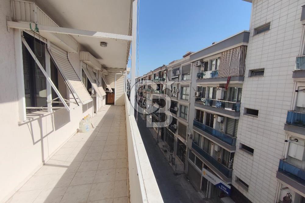 Karşıyaka Anadolu Caddesi Üzerinde Geniş Ferah 3+1 Kiralık Daire