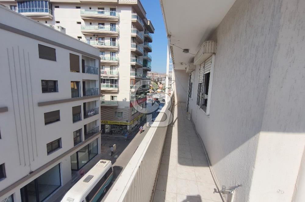 Karşıyaka Anadolu Caddesi Üzerinde Geniş Ferah 3+1 Kiralık Daire