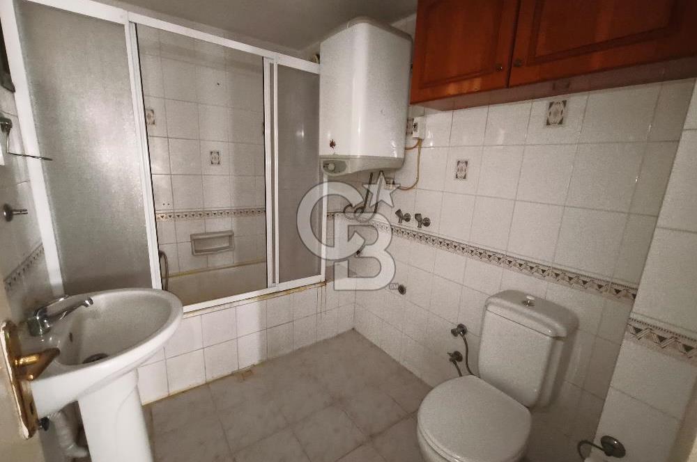 Karşıyaka Anadolu Caddesi Üzerinde Geniş Ferah 3+1 Kiralık Daire