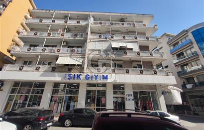 Karşıyaka Anadolu Caddesi Üzerinde Geniş Ferah 3+1 Kiralık Daire