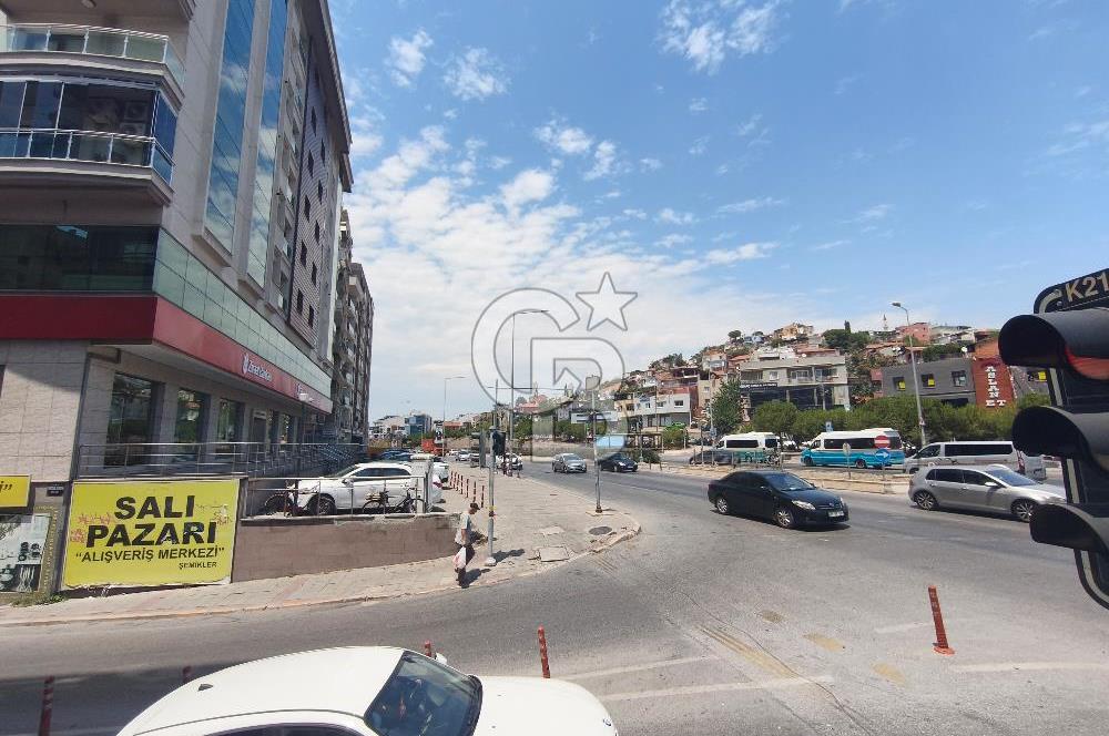 Karşıyaka Anadolu Caddesi Üzerinde Geniş Ferah 3+1 Kiralık Daire