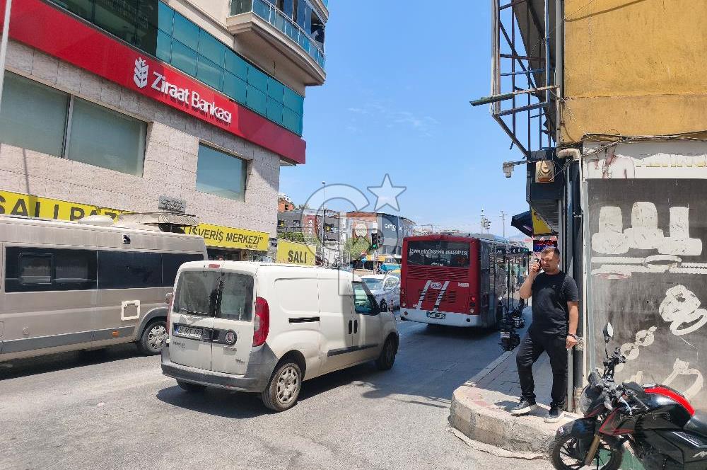 Karşıyaka Anadolu Caddesi Üzerinde Geniş Ferah 3+1 Kiralık Daire