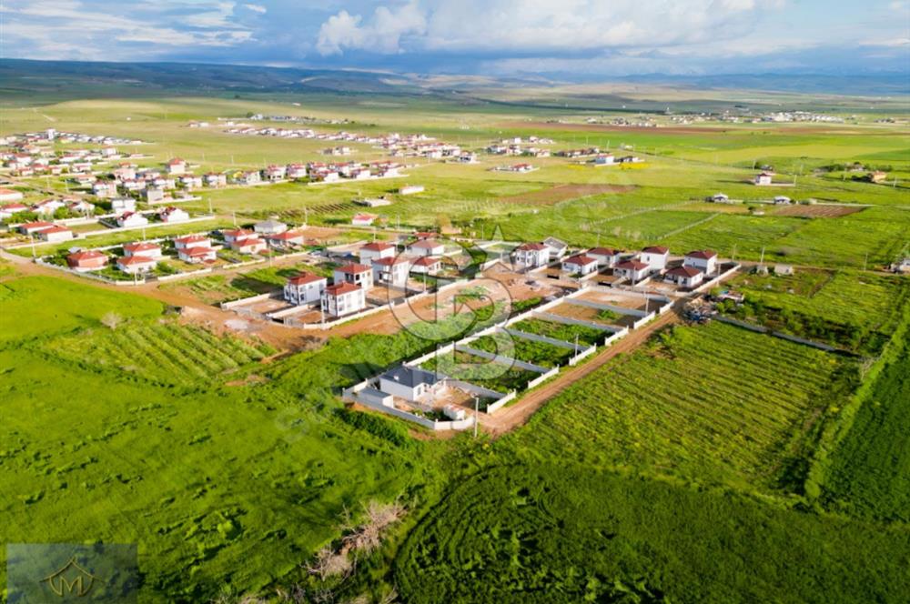 KEMERHİSAR ÇAYIR MEVKİİNDE 497 M² VİLLALIK ARSA – YATIRIM FIRSATI