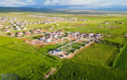 KEMERHİSAR ÇAYIR MEVKİİNDE 497 M² VİLLALIK ARSA – YATIRIM FIRSATI