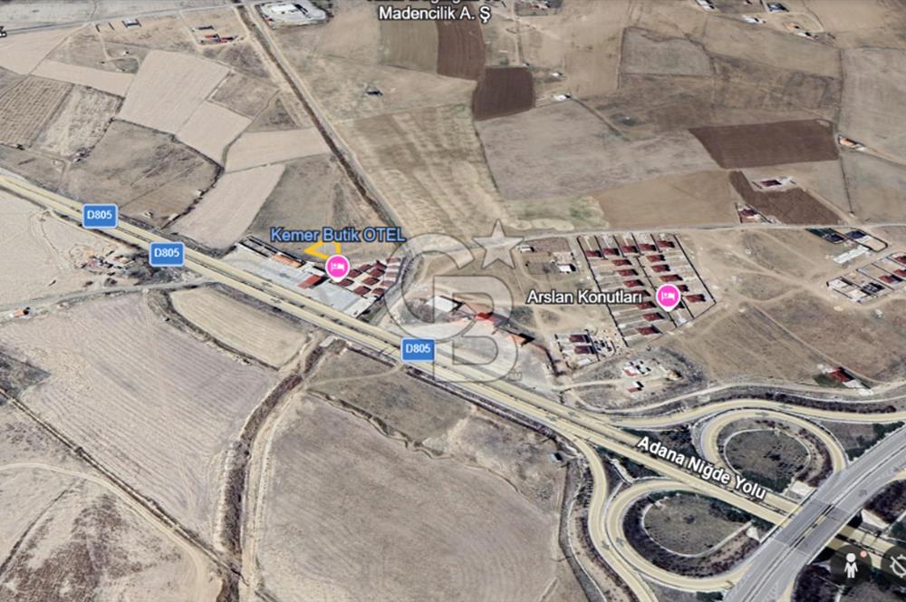 KEMERHİSAR TEPE'DE 540 M² 2 KATA İMARLI VİLLALIK ARSA