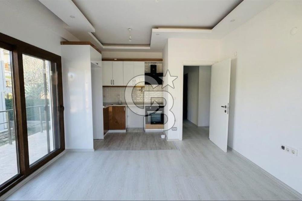 Foça Yenibağarası Mah. Kiralık 2+1 Bahçe Katı Daire