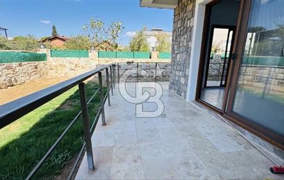 Foça Yenibağarası Mah. Kiralık 2+1 Bahçe Katı Daire