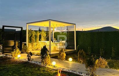 YAŞAMKÖY DOSTLAR LOCA SİTESİNDE HAVUZLU MÜSTAKİL EV