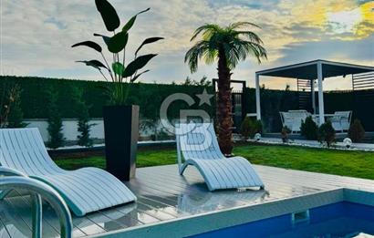 YAŞAMKÖY DOSTLAR LOCA SİTESİNDE HAVUZLU MÜSTAKİL EV