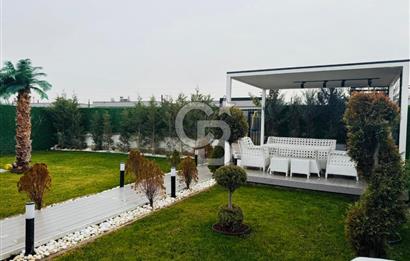 YAŞAMKÖY DOSTLAR LOCA SİTESİNDE HAVUZLU MÜSTAKİL EV