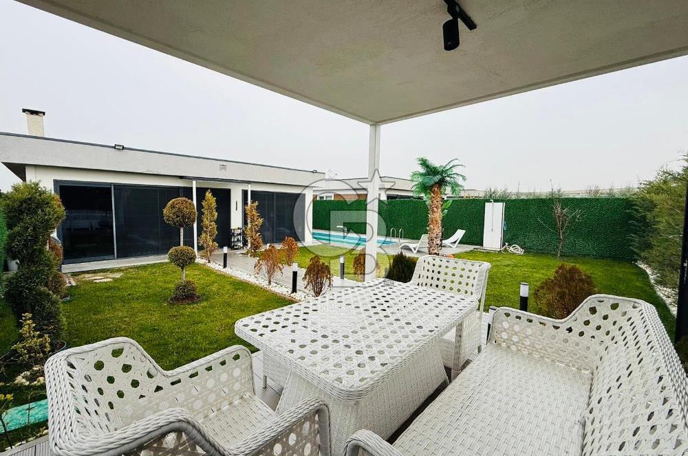 YAŞAMKÖY DOSTLAR LOCA SİTESİNDE HAVUZLU MÜSTAKİL EV