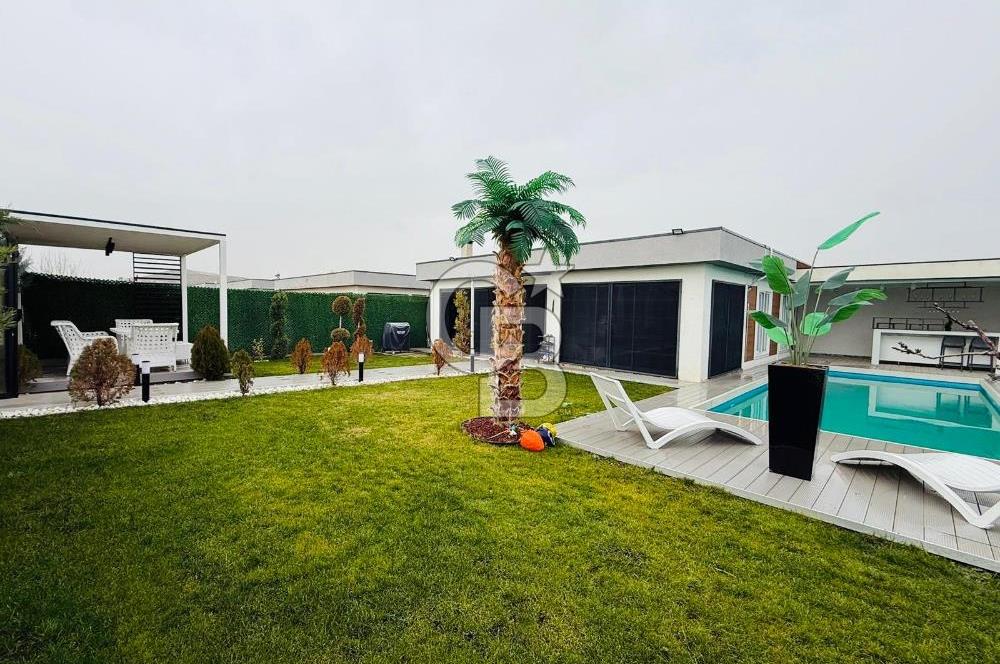 YAŞAMKÖY DOSTLAR LOCA SİTESİNDE HAVUZLU MÜSTAKİL EV