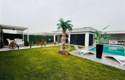 YAŞAMKÖY DOSTLAR LOCA SİTESİNDE HAVUZLU MÜSTAKİL EV