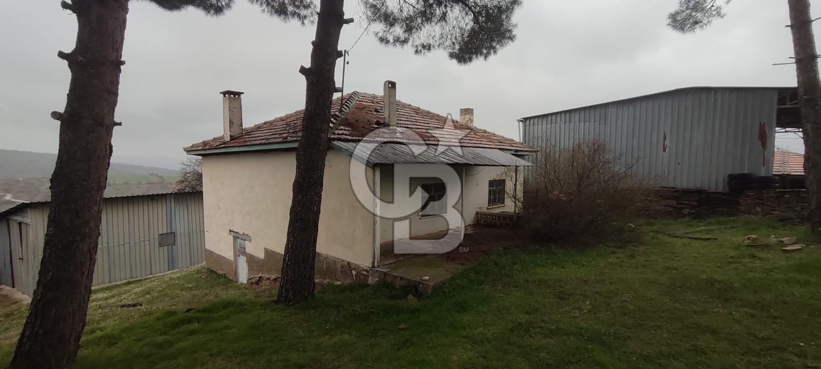 Manisa Kula Bebekli İçinde Kargir Ev Bulunan Arsa CB PH