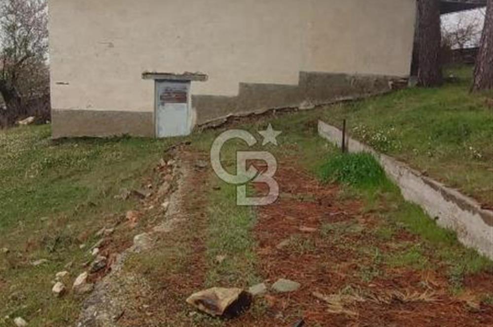 Manisa Kula Bebekli İçinde Kargir Ev Bulunan Arsa CB PH