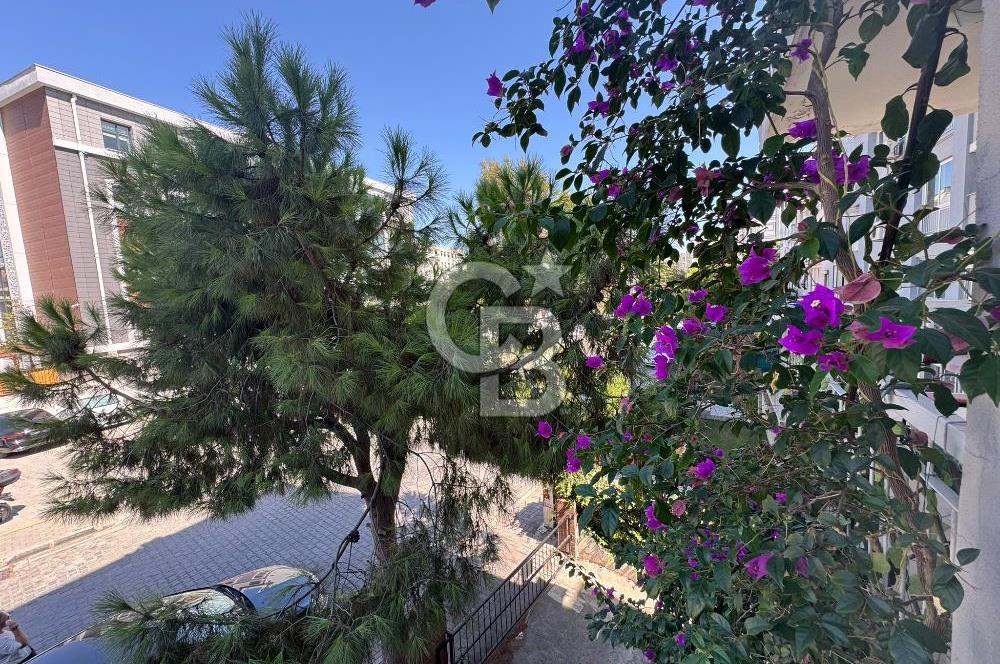 BOSTANLI’DA ÖNÜ AÇIK KARANLIK ODASI YOK KÖŞE SATILIK 3 + 1 DAİRE