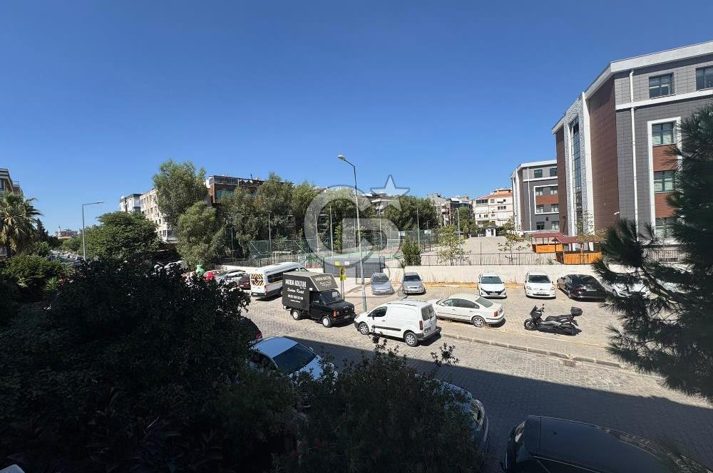 BOSTANLI’DA ÖNÜ AÇIK KARANLIK ODASI YOK KÖŞE SATILIK 3 + 1 DAİRE