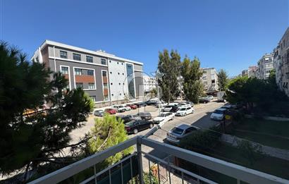 BOSTANLI’DA ÖNÜ AÇIK KARANLIK ODASI YOK KÖŞE SATILIK 3 + 1 DAİRE