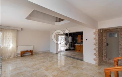 Bostanlı'da Sahile Yakın Satılık 4+1 Dubleks Daire