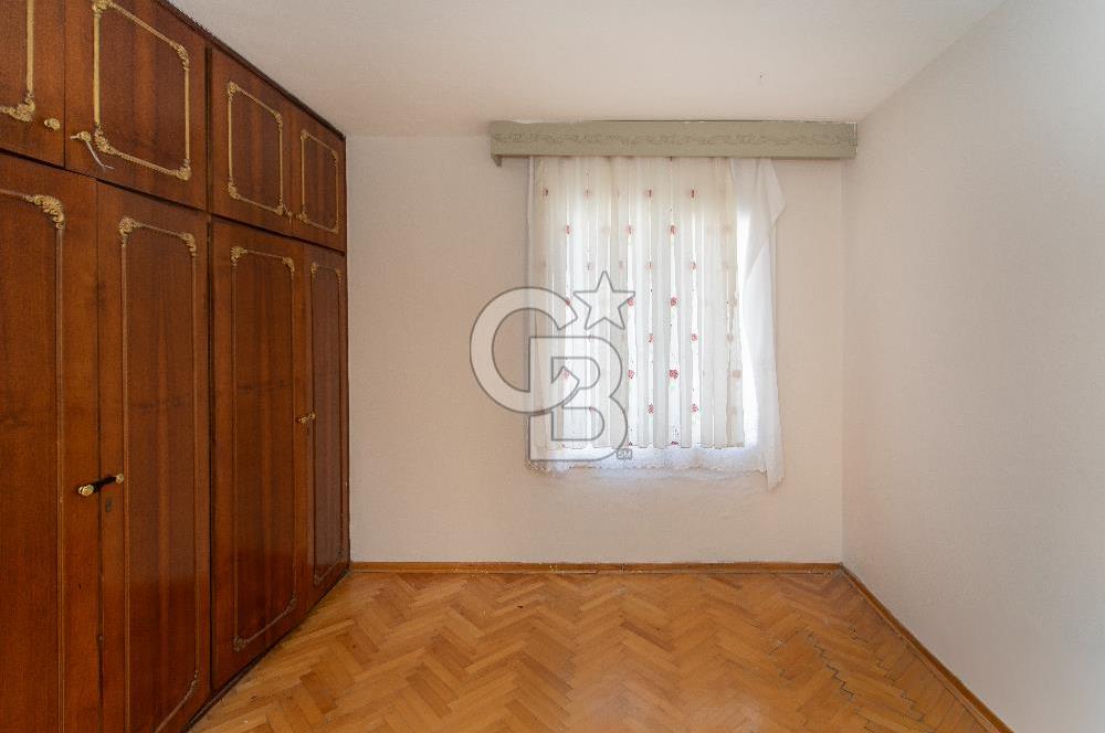 Bostanlı'da Sahile Yakın Satılık 4+1 Dubleks Daire
