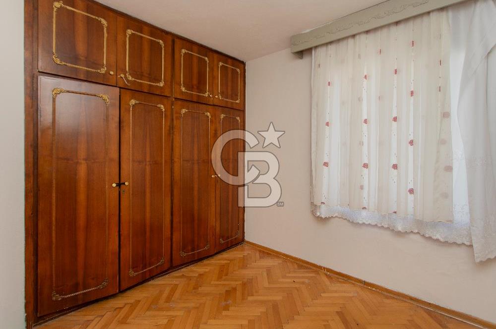 Bostanlı'da Sahile Yakın Satılık 4+1 Dubleks Daire