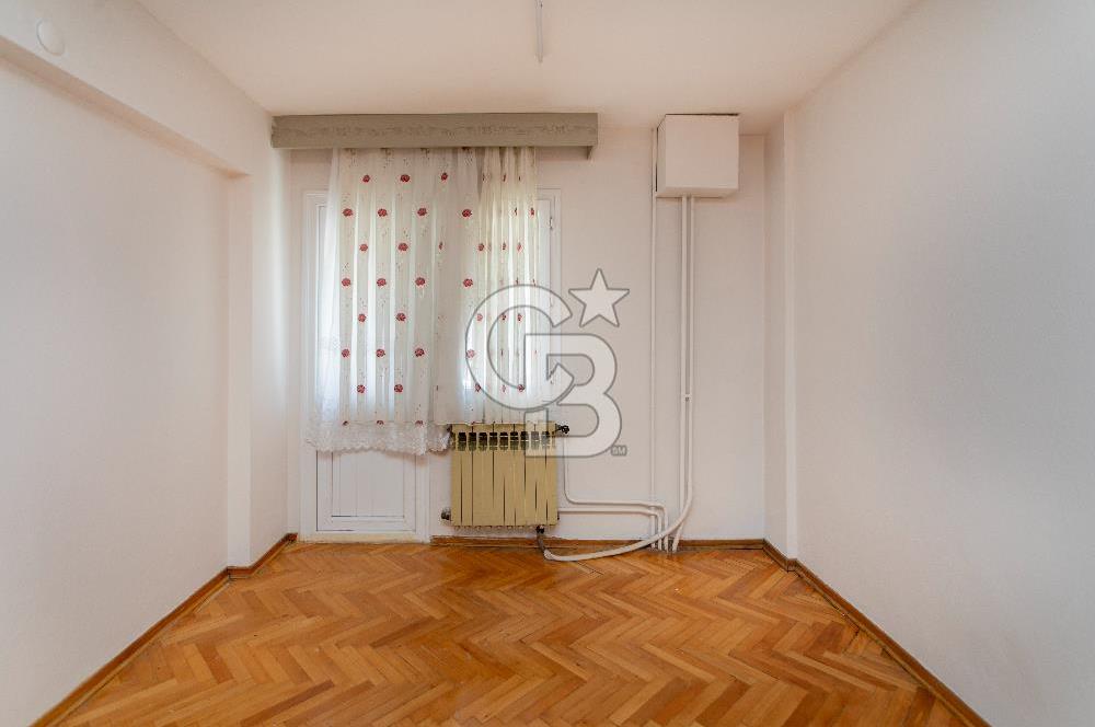 Bostanlı'da Sahile Yakın Satılık 4+1 Dubleks Daire