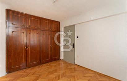 Bostanlı'da Sahile Yakın Satılık 4+1 Dubleks Daire