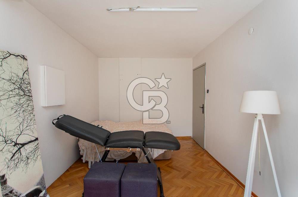 Bostanlı'da Sahile Yakın Satılık 4+1 Dubleks Daire