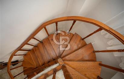 Bostanlı'da Sahile Yakın Satılık 4+1 Dubleks Daire