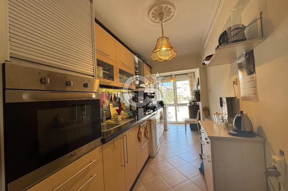 BOSTANLI’DA ÖNÜ AÇIK KARANLIK ODASI YOK KÖŞE SATILIK 3 + 1 DAİRE