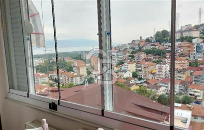 İzmit Turgut Mahallesi Kiralık Eşyalı 3+1 Asansörlü AraKat Daire