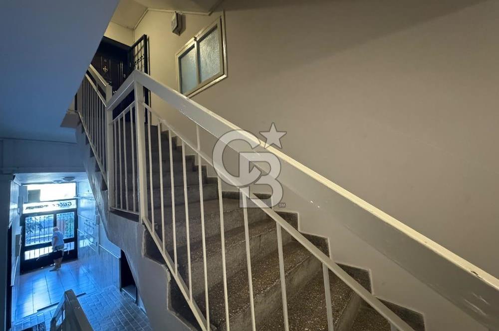 BOSTANLI’DA ÖNÜ AÇIK KARANLIK ODASI YOK KÖŞE SATILIK 3 + 1 DAİRE