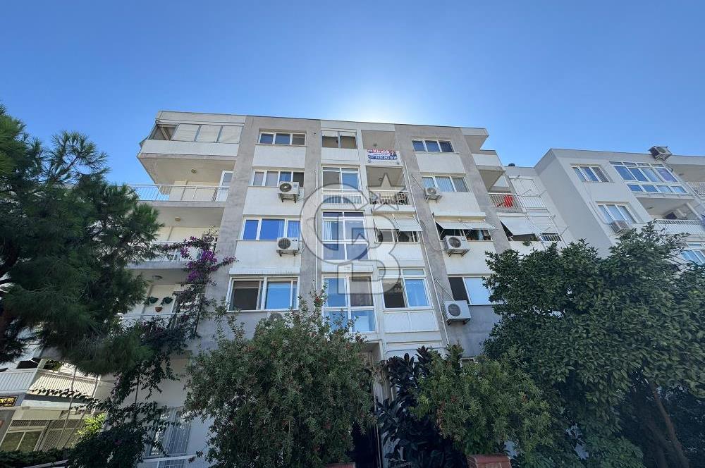 BOSTANLI’DA ÖNÜ AÇIK KARANLIK ODASI YOK KÖŞE SATILIK 3 + 1 DAİRE