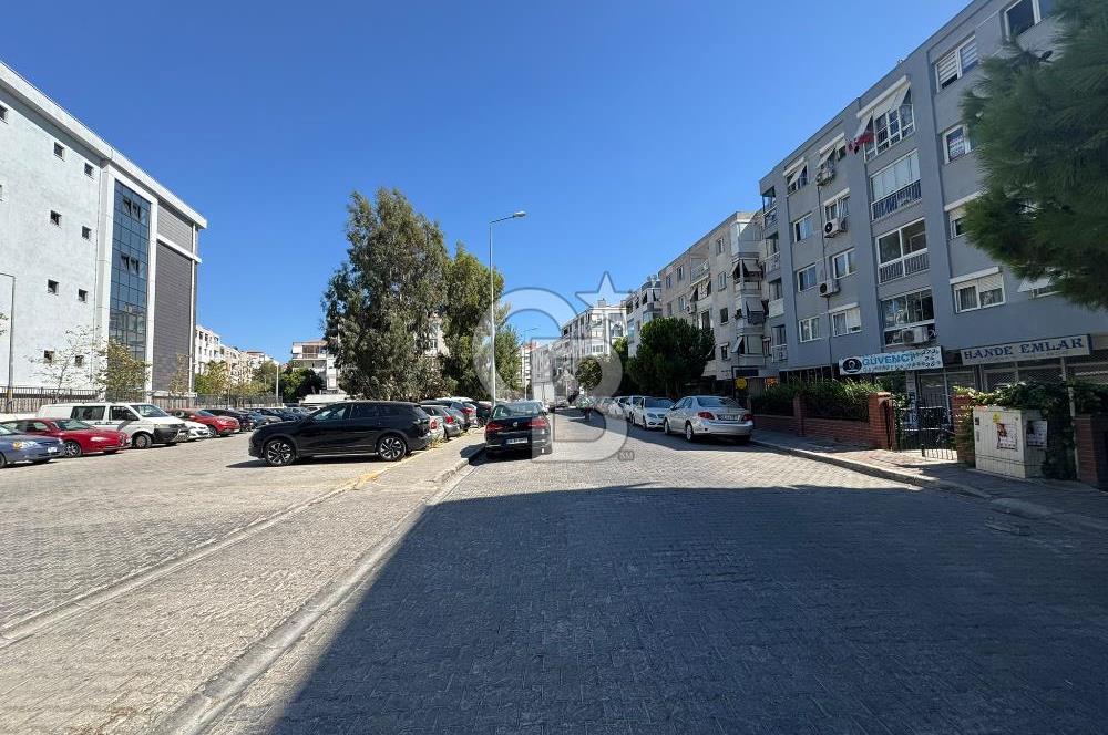 BOSTANLI’DA ÖNÜ AÇIK KARANLIK ODASI YOK KÖŞE SATILIK 3 + 1 DAİRE