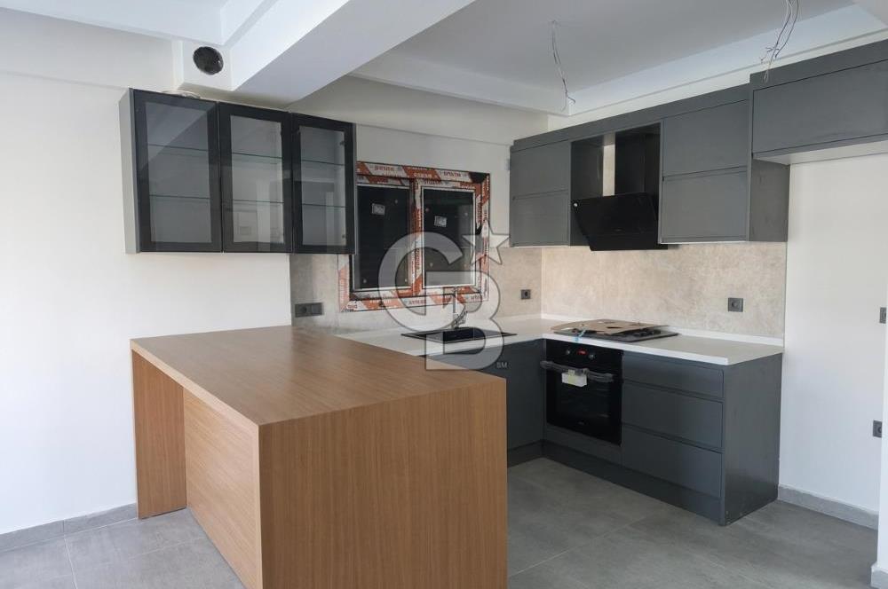 Çandarlı'da Denize Yakın , Site İçi , Havuzlu , Otoparklı Villa