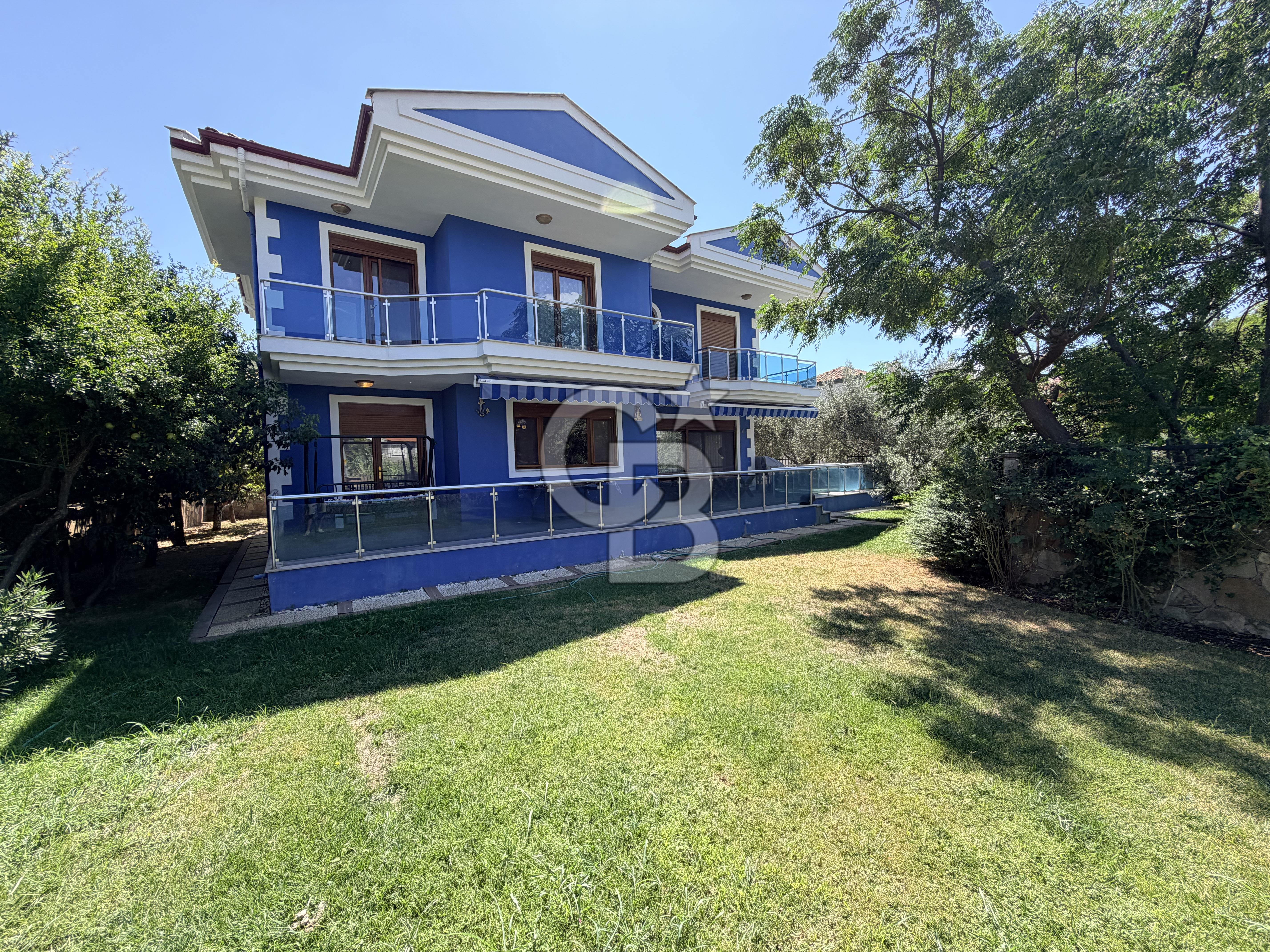 Ayvalık Sefa Çamlıkta Kiralık Merkezi Sistem Villa