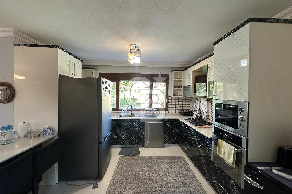 Ayvalık Sefa Çamlıkta Kiralık Merkezi Sistem Villa