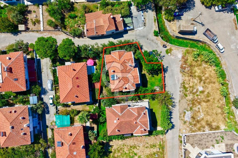 Ayvalık Sefa Çamlıkta Kiralık Merkezi Sistem Villa