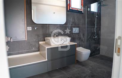 Çandarlı'da Denize Yakın , Site İçi , Havuzlu , Otoparklı Villa