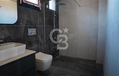 Çandarlı'da Denize Yakın , Site İçi , Havuzlu , Otoparklı Villa