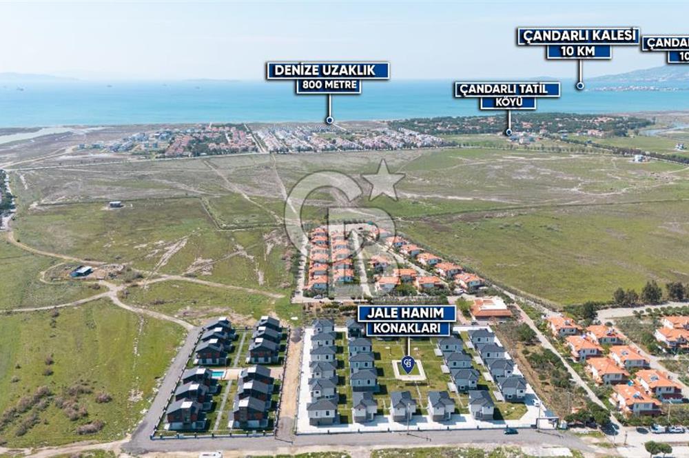 Çandarlı'da Denize Yakın , Site İçi , Havuzlu , Otoparklı Villa