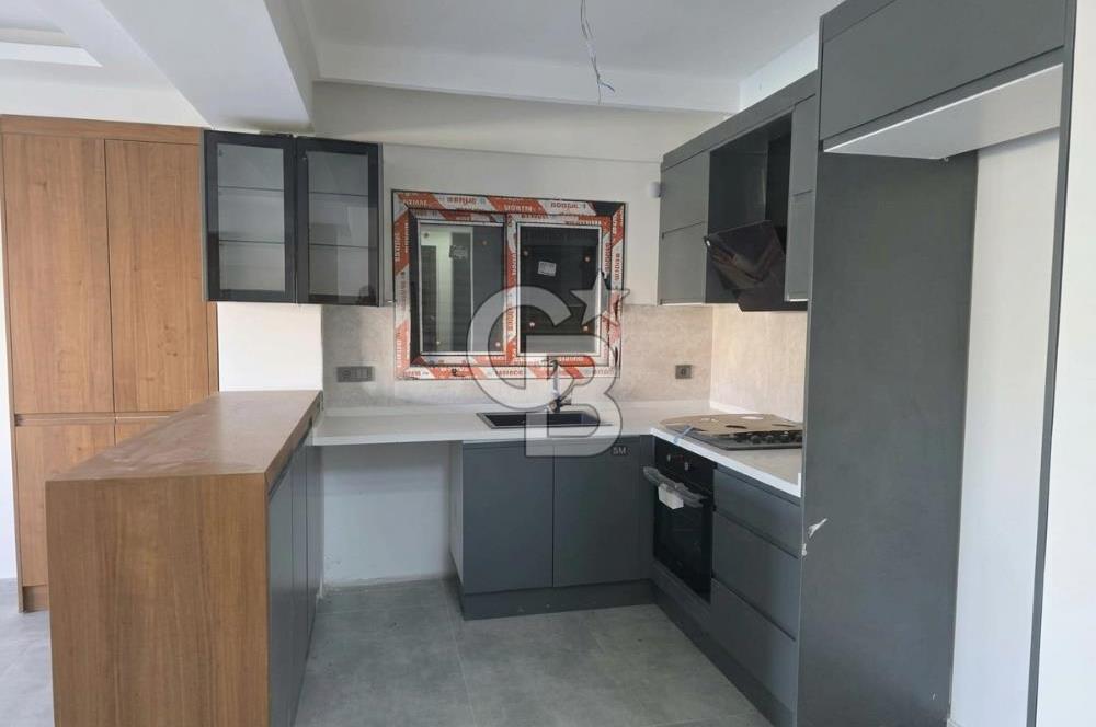 Çandarlı'da Denize Yakın , Site İçi , Havuzlu , Otoparklı Villa