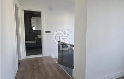 Çandarlı'da Denize Yakın , Site İçi , Havuzlu , Otoparklı Villa