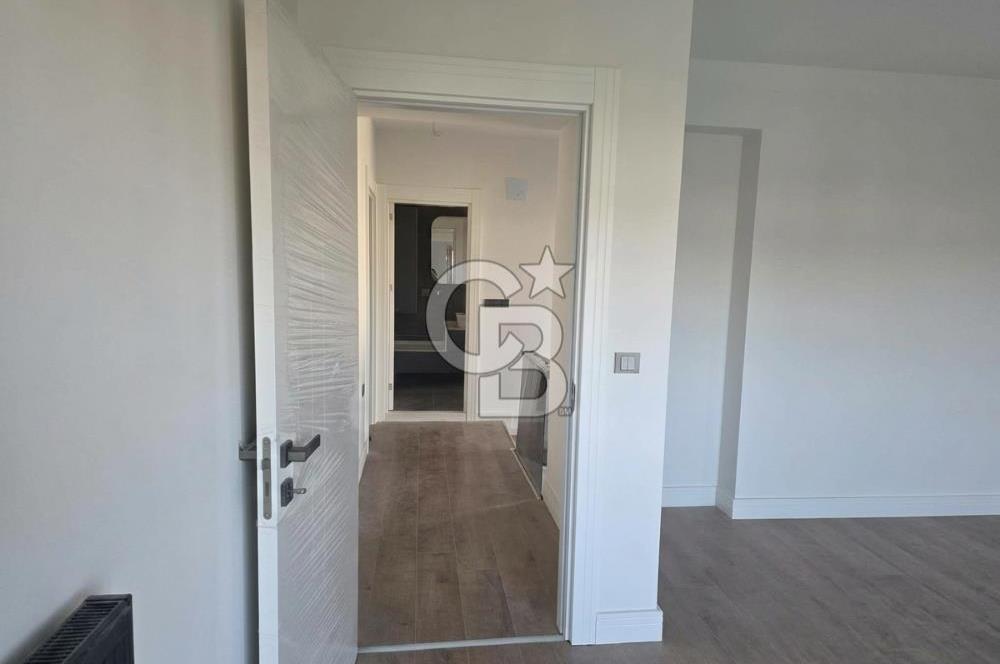Çandarlı'da Denize Yakın , Site İçi , Havuzlu , Otoparklı Villa