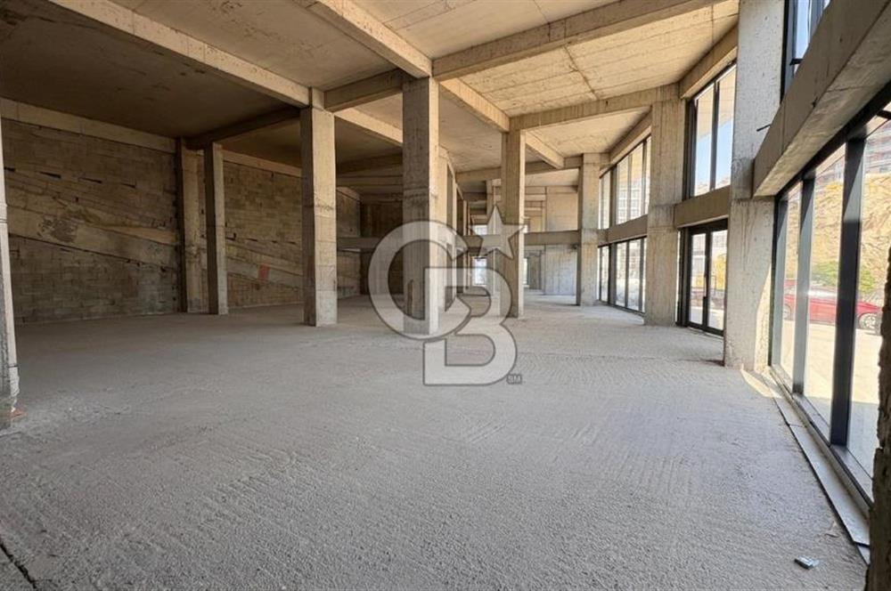 SELÇUKLU CD. 880 M² NET GENİŞ CAM CEPHELİ KİRALIK DÜKKAN