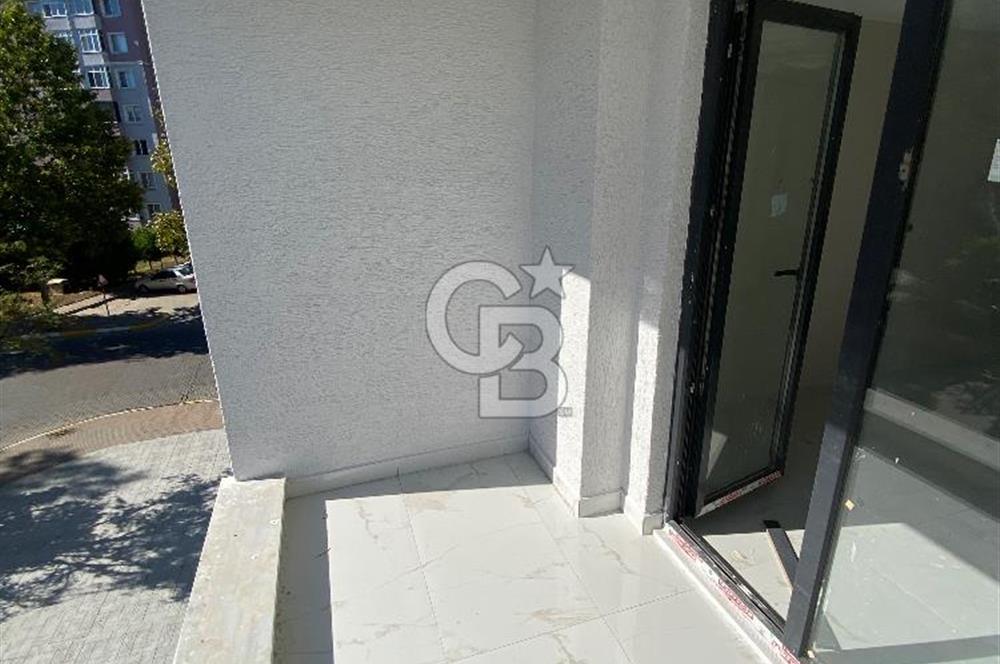 SİLİVRİ YENİ MAHALLE 125. YIL CADDESİ’NDE SIFIR 3+1 ARA KAT