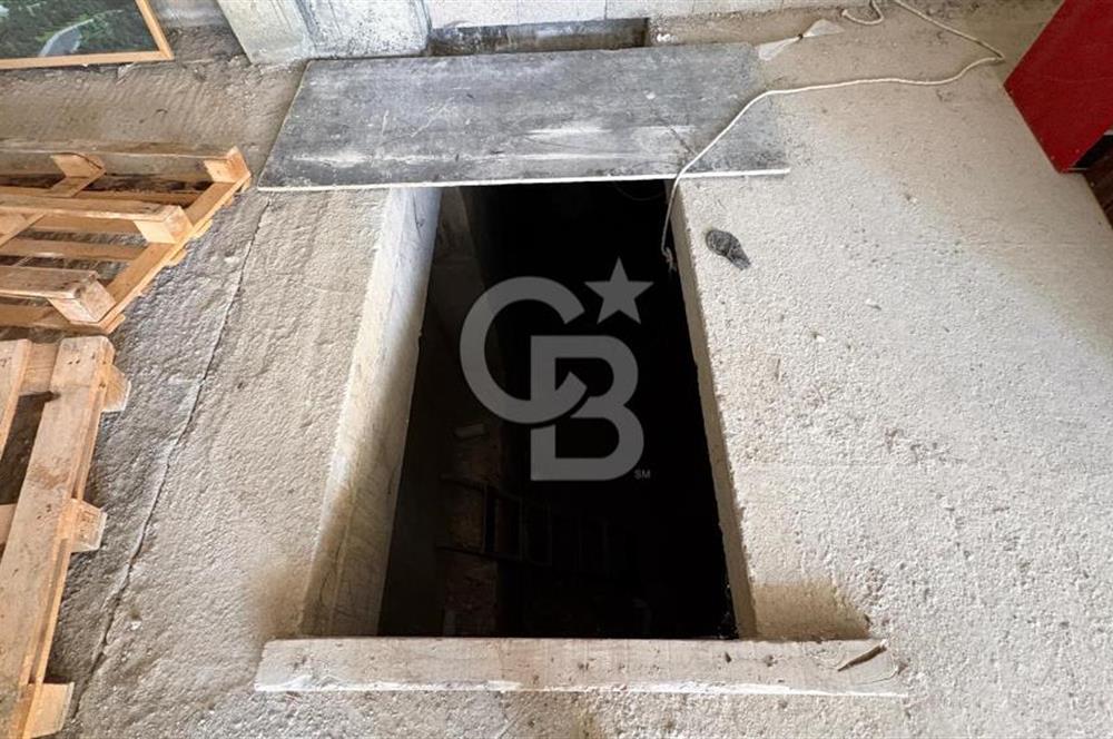 SELÇUKLU CD. 880 M² NET GENİŞ CAM CEPHELİ KİRALIK DÜKKAN