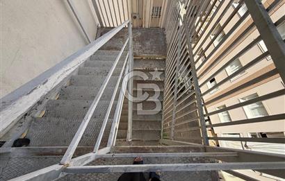 Gaziemir Önder caddesinde Ana Arter üzerinde Geniş Ofis