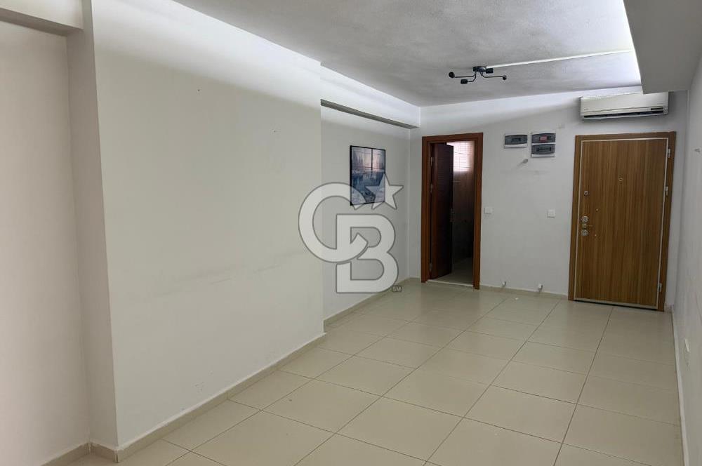 Gaziemir Önder caddesinde Ana Arter üzerinde Geniş Ofis