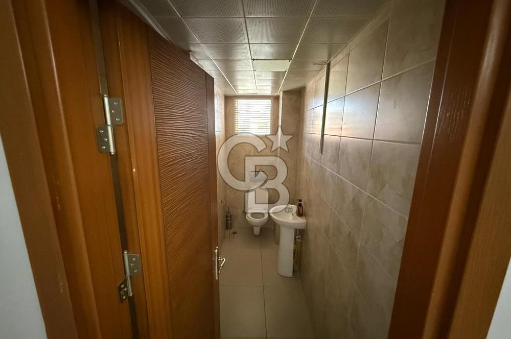 Gaziemir Önder caddesinde Ana Arter üzerinde Geniş Ofis